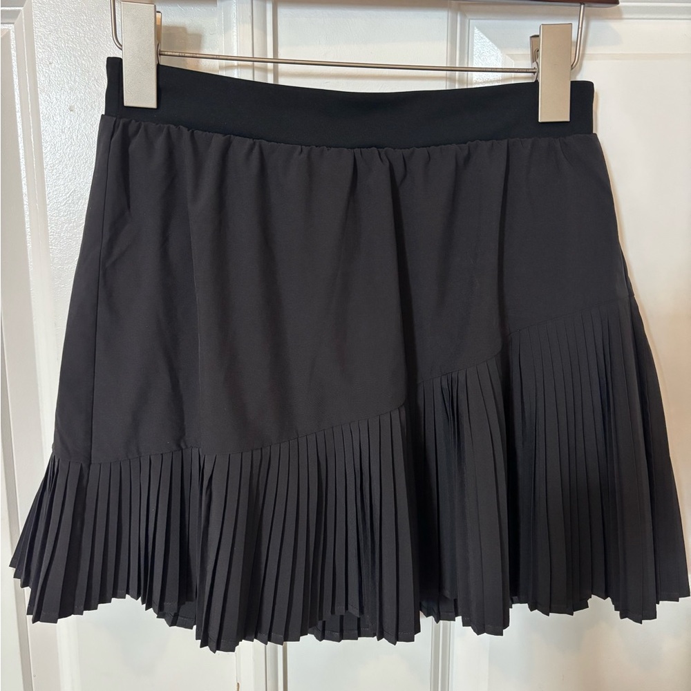 SPANX YES, PLEATS! SKORT, 14" Very Black, Size Small